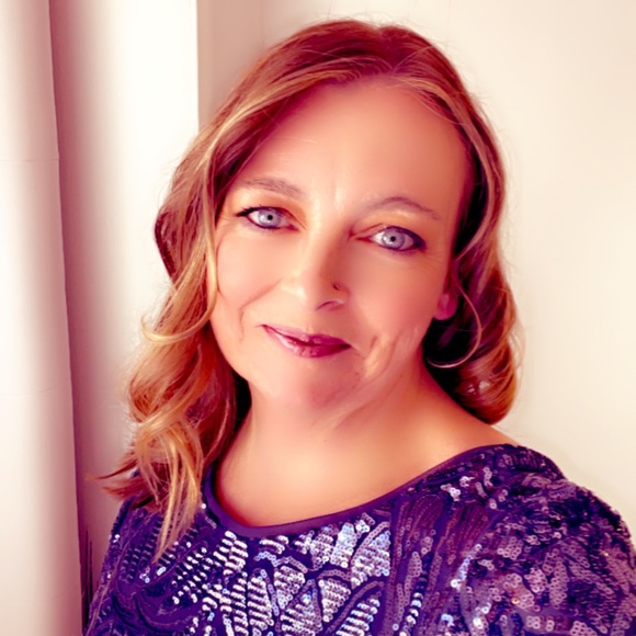 Meet your Posher, Donielle - Picture 1 of 1